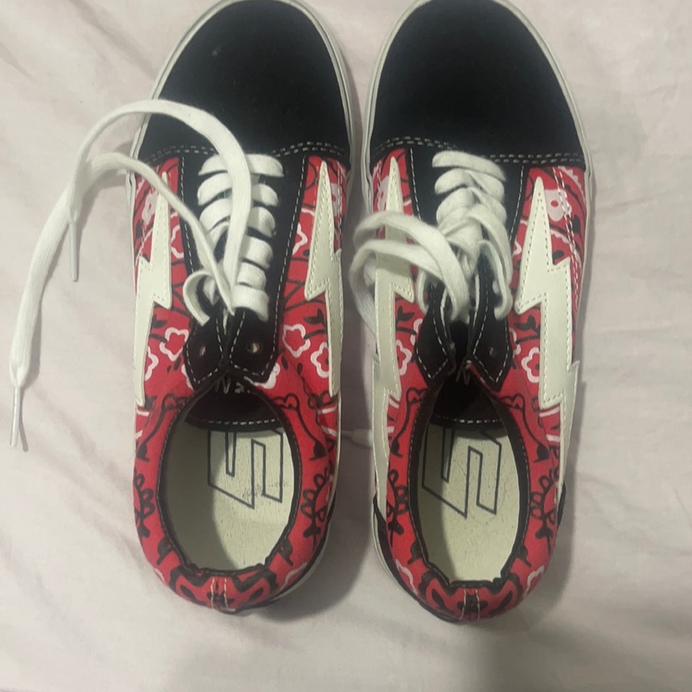 revenge storm shoes 10/10 condition
